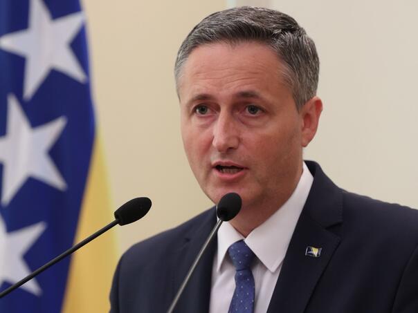 Bećirović o referendumu: Neka se ne igraju