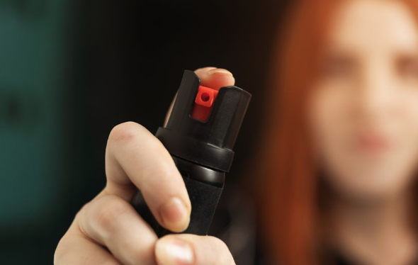 Da li je dozvoljeno nošenje biber spreja i elektrošokera?