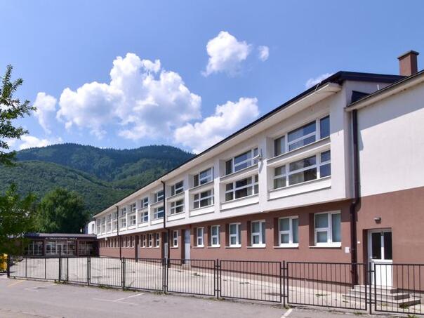 Dijete teško povrijeđeno nakon što ga je udario automobil u Hrasnici