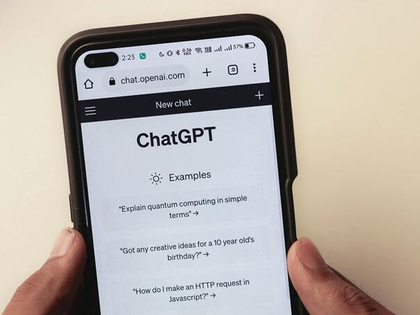 EU uvodi nova pravila o AI transparentnosti: Pogođeni ChatGPT, Gemini…