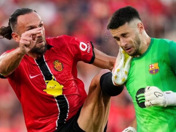 Golman Barcelone dobio udarac kopačkom u glavu, evo kako mu je izgledalo lice