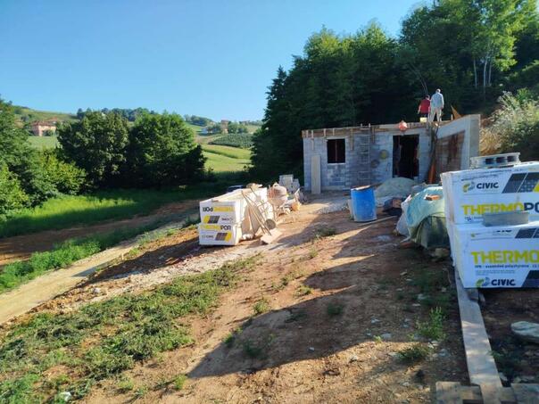 Humanost za primjer: Komšije poklonili zemlju i započeli izgradnju kuće porodici Džananović