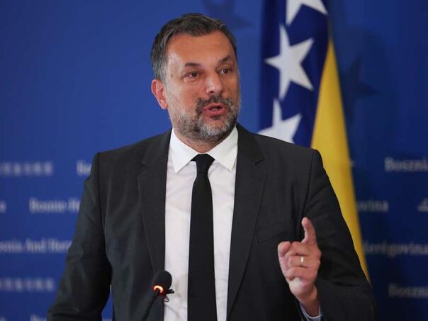 Ako Dodik ne vrati pasoš, biće mu poništen