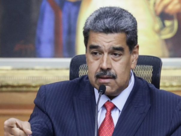 Maduro zaprijetio Amerikancima da će naoružati 4,5 miliona ljudi “puškama i raketama”