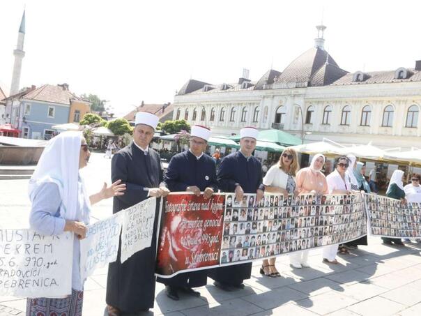Majke Srebrenice iz Tuzle poslale snažnu poruku: “Naša borba ne prestaje!”