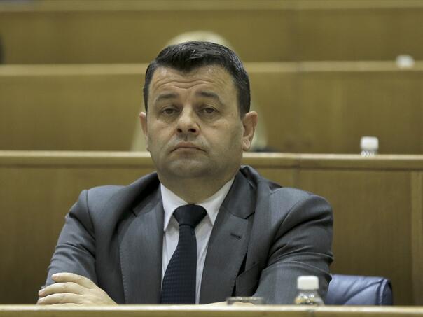 Ministar Sevlid Hurtić objavio da mu je otkriven karcinom: “Nastavljam dalje svoju borbu”