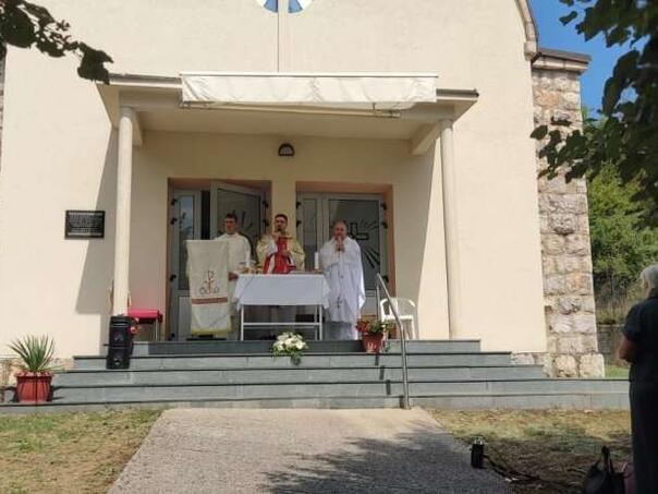 Mnoštvo vjernika na Veliku Gospu u Kostajnici kod Konjica