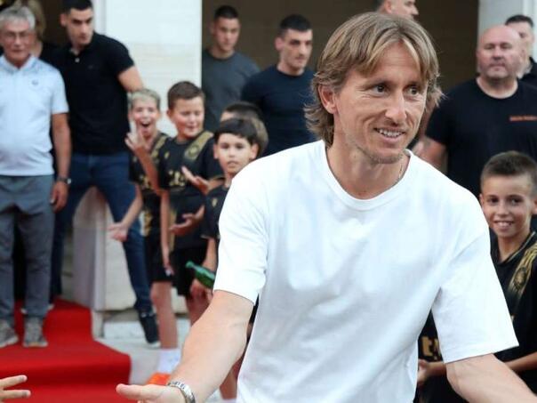 Modrić predstavljen u Milanu: Došao sam po trofeje