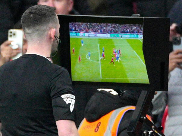 Najavljena nova pravila VAR-a bi mogla izludjeti navijače