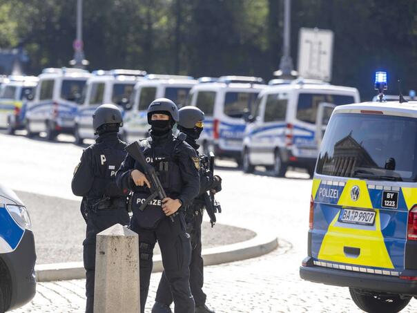 Njemačka: Tri muškarca uhapšena zbog sumnje na veleizdaju