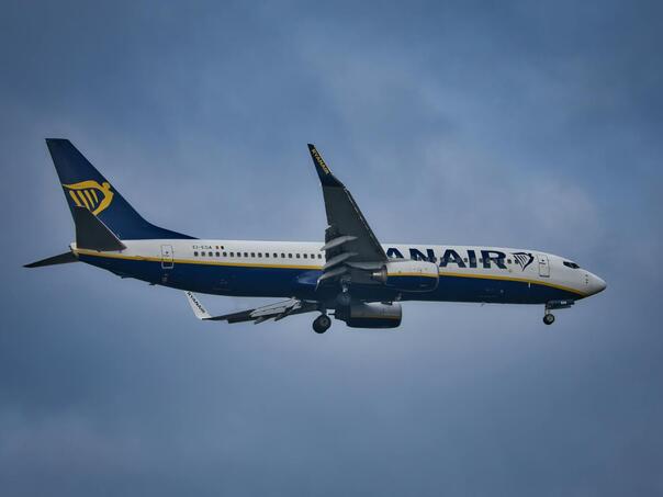 Otvoreno priznali: Ryanair plaća osoblju da “lovi” putnike sa prevelikim prtljagom