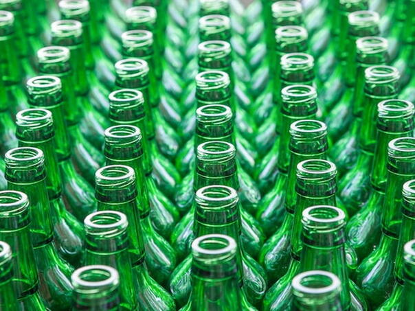 Pića u staklenim bocama sadrže više mikroplastike nego ona u plastičnima