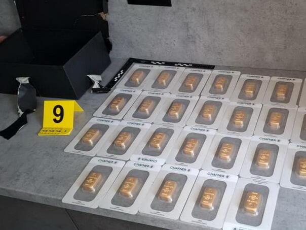 Policija u Ravnom zaplijenila zlato, krivotvoreni novac i drogu, dvije osobe uhapšene
