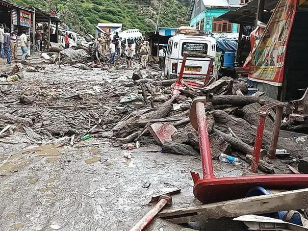Poplave i klizišta u indijskom Kašmiru odnijele 60 života, više od 100 nestalih