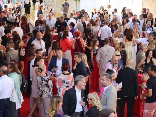 Prijem uoči početka SFF-a: Na piće dobrodošlice stigle brojne javne ličnosti