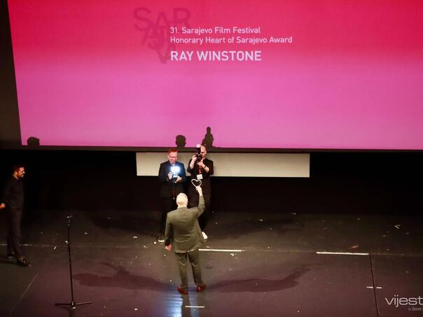 Ray Winstone primio Počasno Srce Sarajeva: “Ovaj festival je poseban”