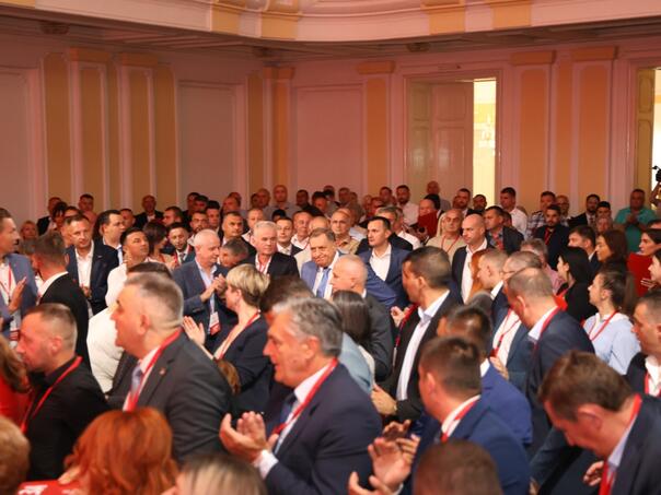 SNSD traži spas od “izdajnika” SDS-a i PDP-a…