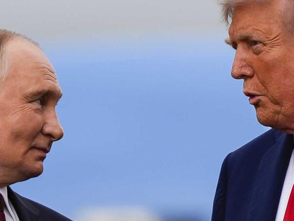 Trump zagonetno poručio: “Pratite nas!”