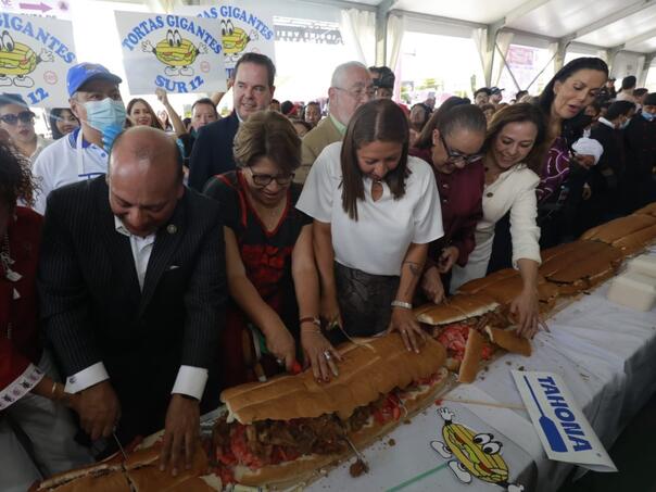 U Meksiku napravljen najduži sendvič na svijetu