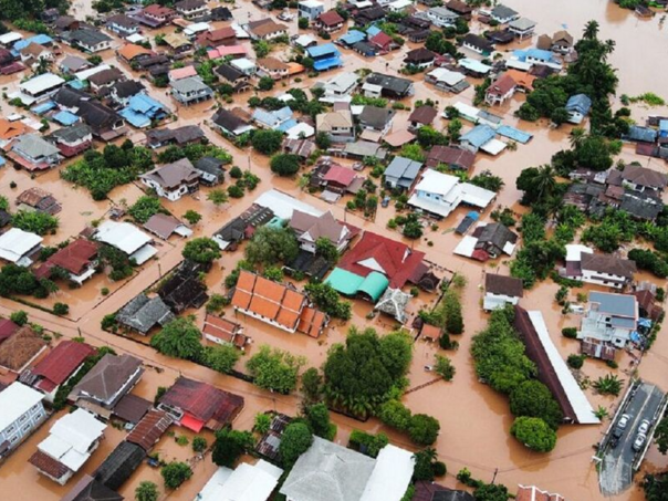U poplavama i klizištima poginulo šest osoba na Tajlandu