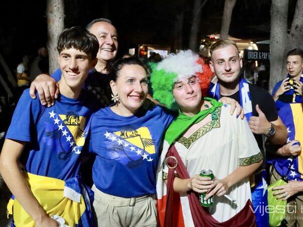 Video: Italijanski navijači “Džeko je mega zvijezda u Italiji”
