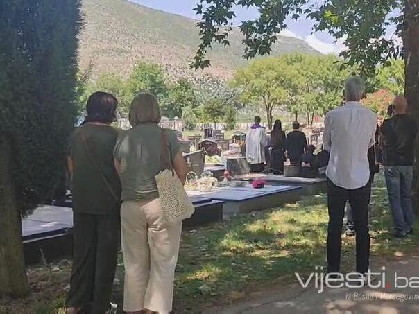 Zlata Brbor sahranjena u Sutini uz policijsku pratnju