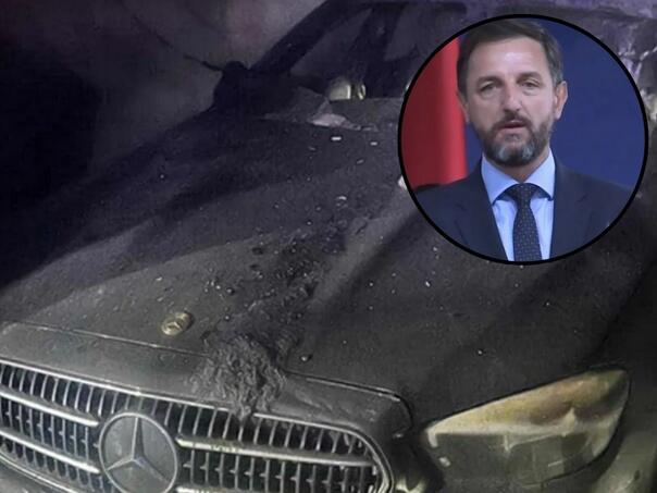 Dževadu Mahmutoviću, poslaniku u Vijeću naroda RS, zapaljen automobil