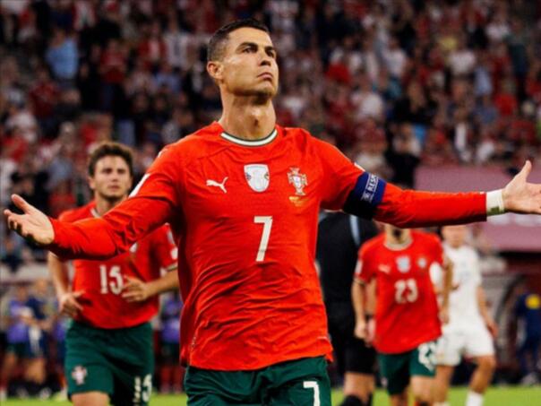 Cristiano Ronaldo proglašen “najboljim igračem svih vremena”