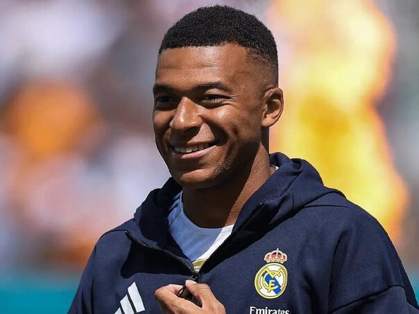 Defanzivac Liverpoola otkrio koliko ga želi Real: Mbappe me zove svaka dva sata