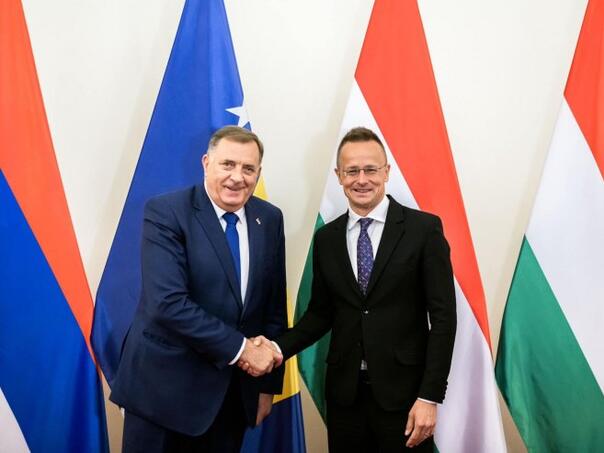 Dodik opet prijeti otcjepljenjem, ovaj put iz Mađarske!
