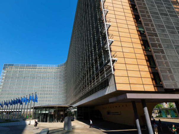 EU će predložiti zabranu ruskog ukapljenog zemnog plina do 2027. godine