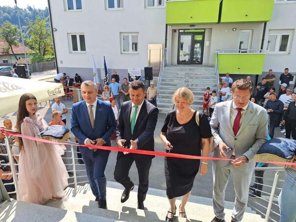 Hurtić u Banovićima: Dostojanstven život za porodice koje su predugo bile u nehumanim uslovima