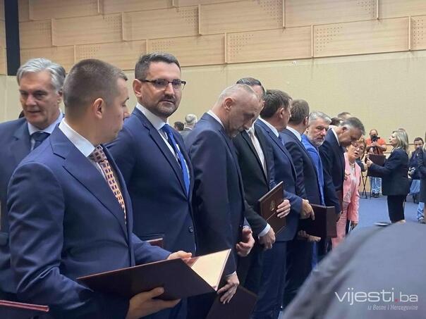 Imenovan nelegalni saziv Vlade RS na čelu sa premijerom Minićem