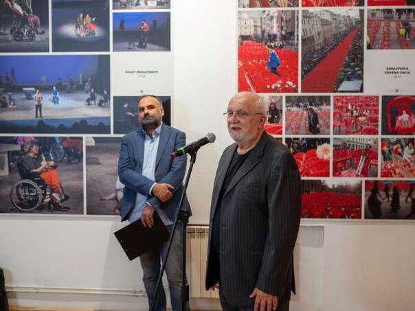 Izložba ‘20 godina East West Centra Sarajevo” upriličena u Umjetničkoj galeriji BiH