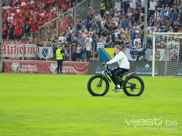 Komentator u nevjerici: Selektor Austrije protiv BiH iznenadio bizarnim potezom