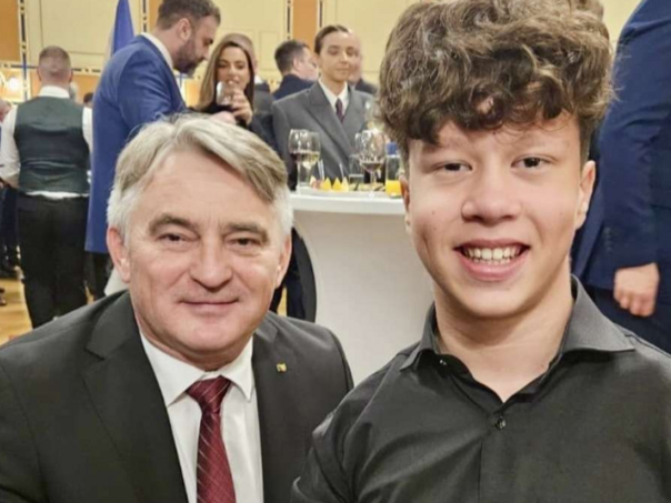 Komšić čestitao Barlovu na osvajanju srebrene medalje na SP-u