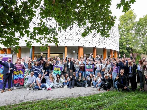 Mladi iz cijele BiH poslali poruku mira sa Festivala mirovnog vajba iz Sarajeva