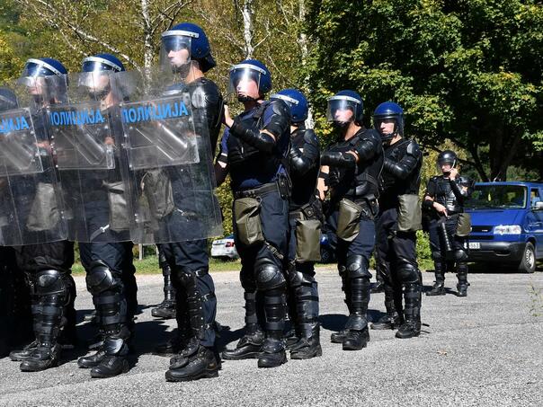 MUP RS vježbao kako kontrolisati mase