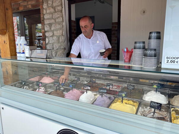 Prodavač sladoleda u Dalmaciji: Kod nas trudnice i djeca s Downom ne plaćaju