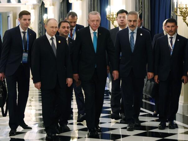 Putin se sastao s Erdoganom i pohvalio turske posredničke napore u Ukrajini