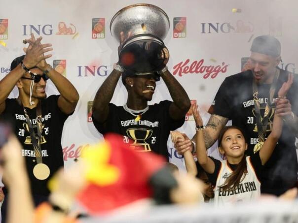 Spektakularan doček za košarkaše Njemačke u Frankfurtu