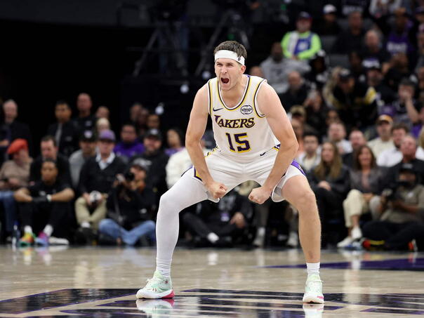 Dallas upisao prvu ovosezonsku pobjedu, rekord Reavesa u pobjedi Lakersa