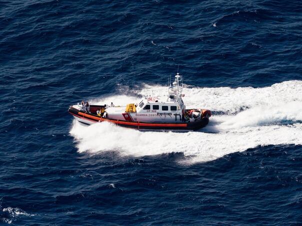 Najmanje 20 migranata nestalo u brodolomu kod italijanskog ostrva Lampeduza