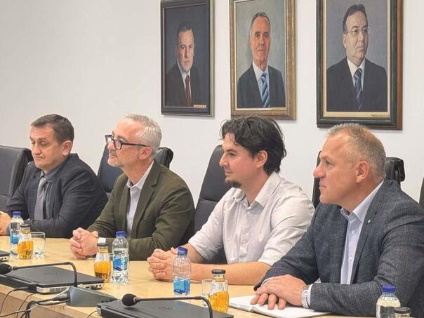 Profesori s Harvarda doÅ¡li u BiH kako bi skupili sjeme PanÄiÄeve omorike