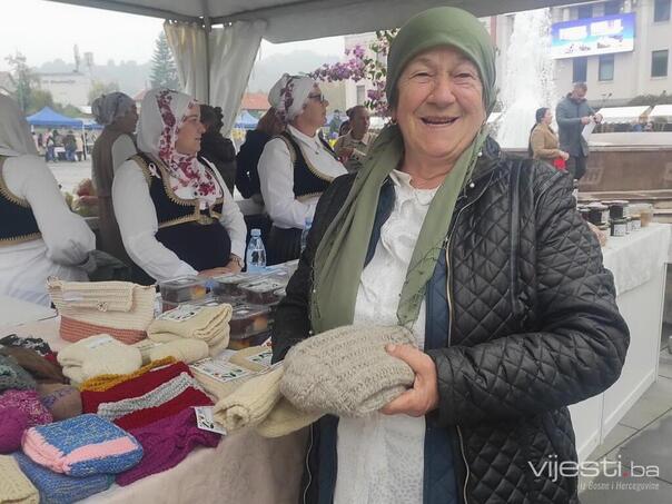 Sajam proizvoda žena sa sela: Od prepeličjih jaja do vunenih čarapa