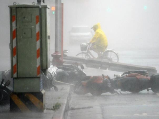 Strašan tajfun poharao zapad Aljaske, tri osobe stradale