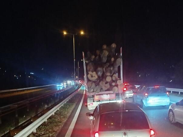 Završen uviđaj nesreće kod petlje Vogošća, očekuje se smanjenje gužve