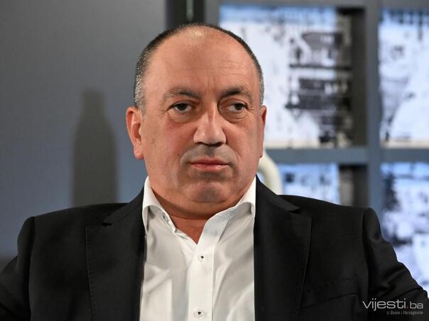 Crnadak: Naoružani, istjerivali s biračkih mjesta, “Bermudski trougao”…