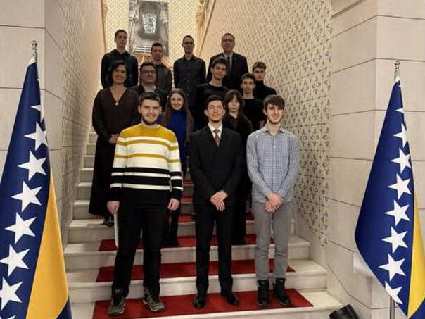 Grad Sarajevo nagradio najbolje srednjoškolce za izuzetan uspjeh na zvaničnim takmičenjima