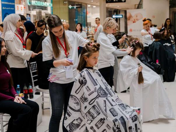 Završena humanitarna akcija ‘Moja kosa, tvoja kosa’, više od 286 kosa za dječiji osmijeh